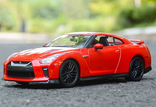 Bburago 1:24 Red JDM 2017 GTR R35 Racing Sports Model Diecast Metal Car - Picture 10 of 13