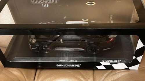 Minichamps Porsche 911 GT3 RS 4.0 1/18 - Imagen 7 de 7