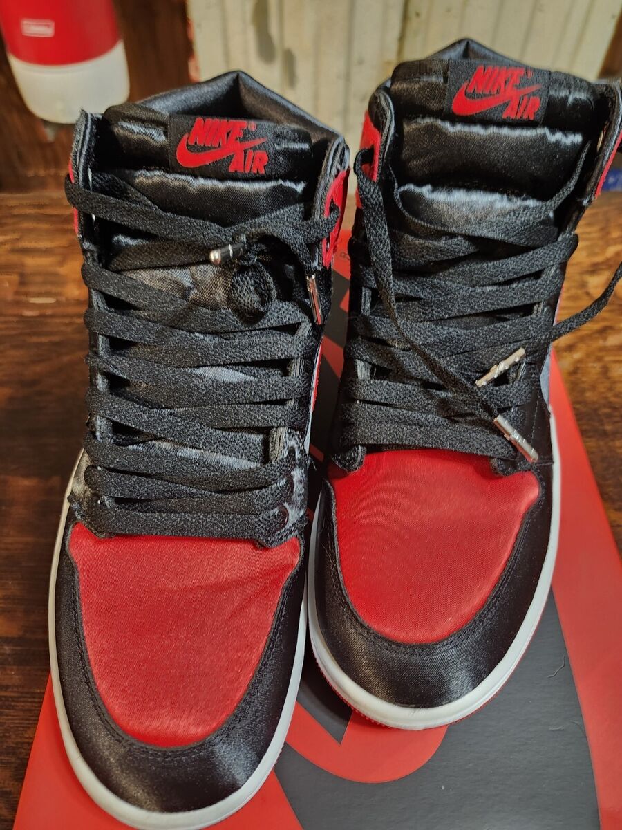 Men's 8.5 /Women's10 - Air Jordan 1 Retro Hi OG Satin Black Men's 8.5 /Women's10 - Air Jordan 1 Retro Hi OG Satin Black