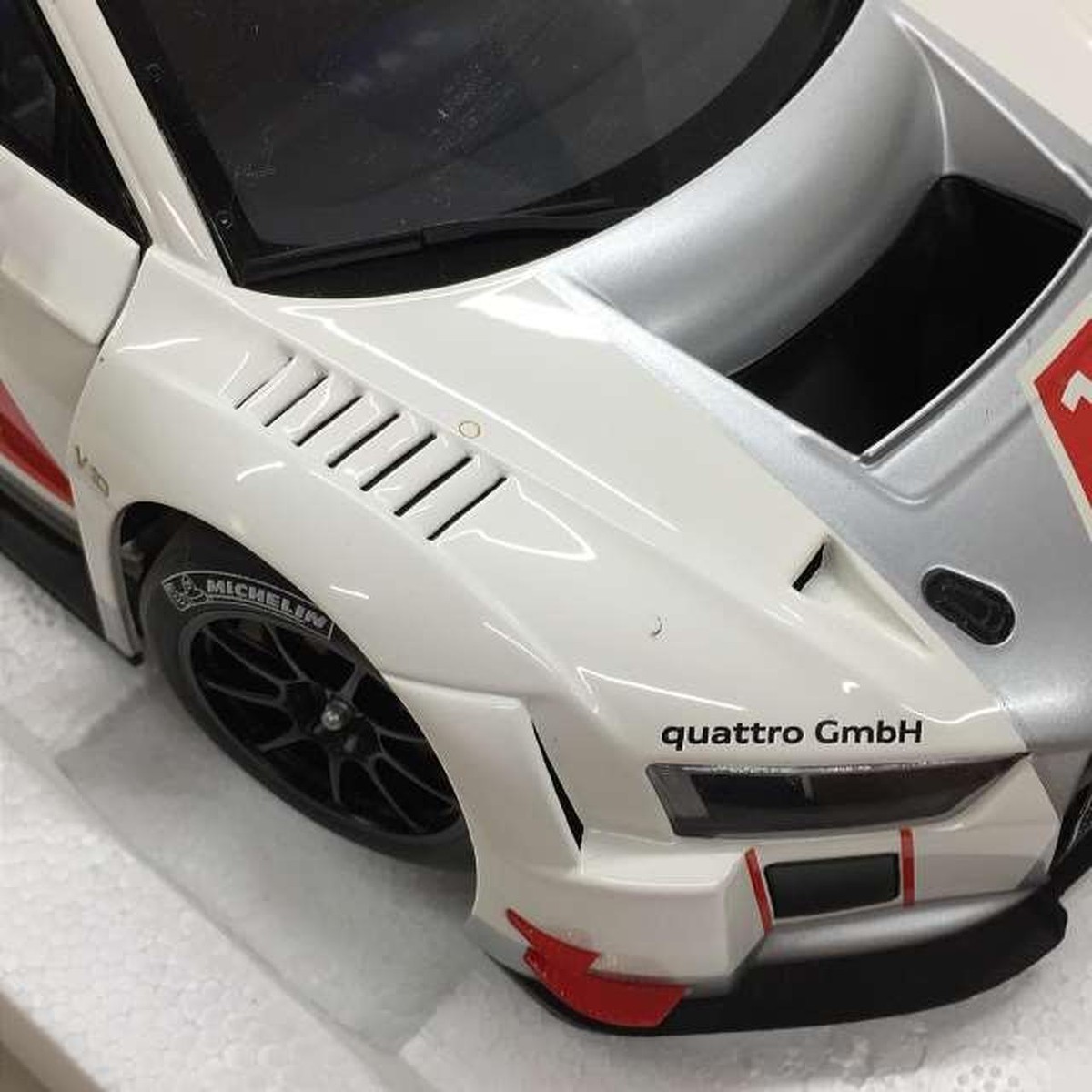 Autoart Audi R8 Fia Gt Gt3 Mini Car 1/18 | eBay