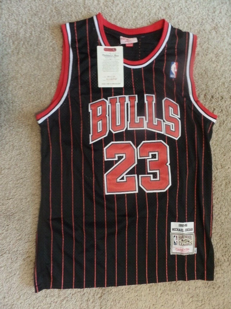 MICHAEL JORDAN CHICAGO BULLS Jersey NBA BOYS MITCHEL & NESS BLACK/PINSTRIPE