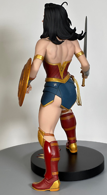 DC Collectibles WONDER WOMAN Statue Designer Series Frank Cho