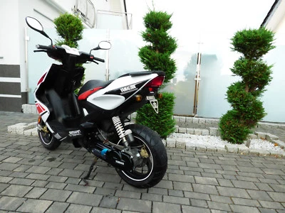 Kennzeichenhalter für Yamaha Aerox 50ccm aus Edelstahl