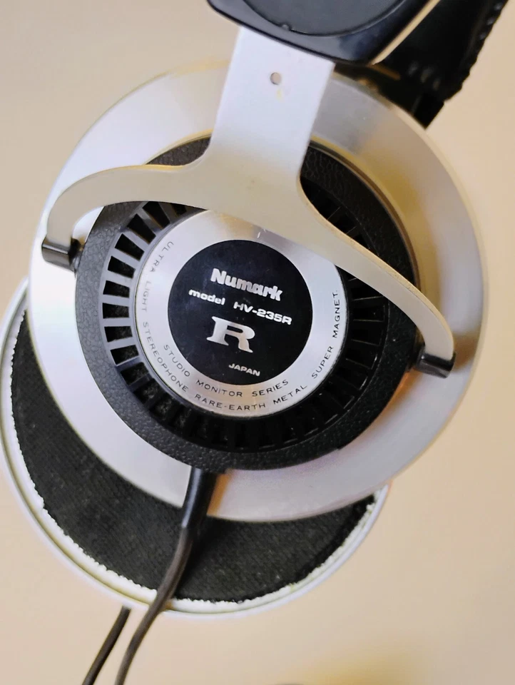 Auriculares Numark HV-235R Studio Monitor Series Foto 2 de 4