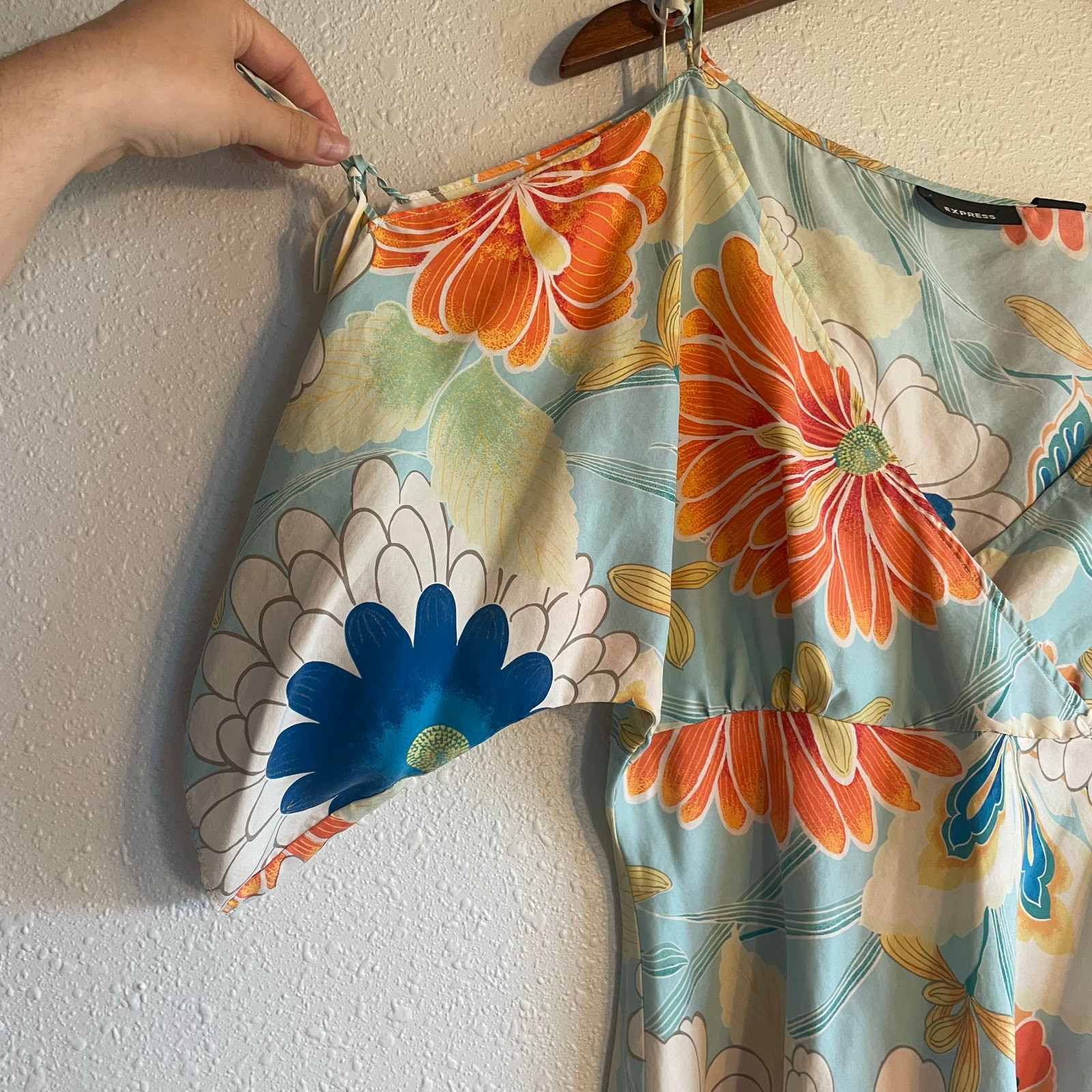 Express Chic Maximal Silk Spring Summer Cutout Top - image 5