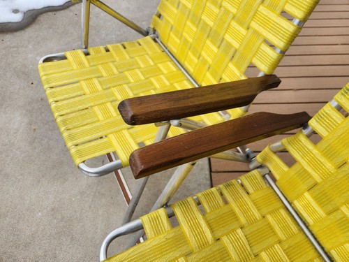 Set of 2 Vintage Webbing Aluminum Folding Lawn Chairs - Picture 6 of 10