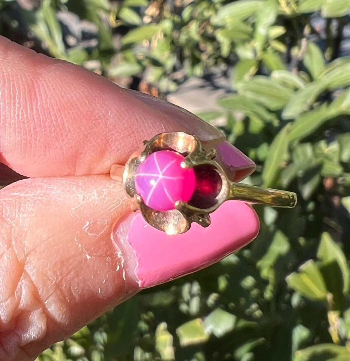 VINTAGE 10K YELLOW GOLD PINK STAR SAPPHIRE CABOCHON RING BUTTERCUP FLORAL  DESIGN