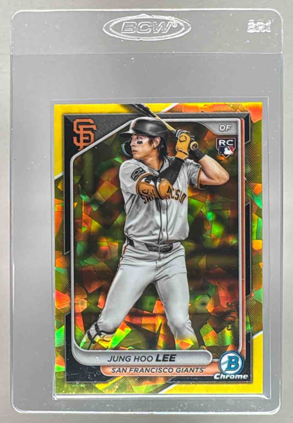 Jung Hoo Lee 2024 Bowman Chrome Sapphire #67 Yellow Rookie RC /75