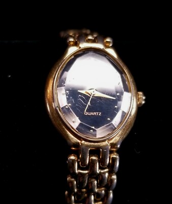 Vintage Elgin Quartz Womens Wrist Watch W Black Face & Beveled