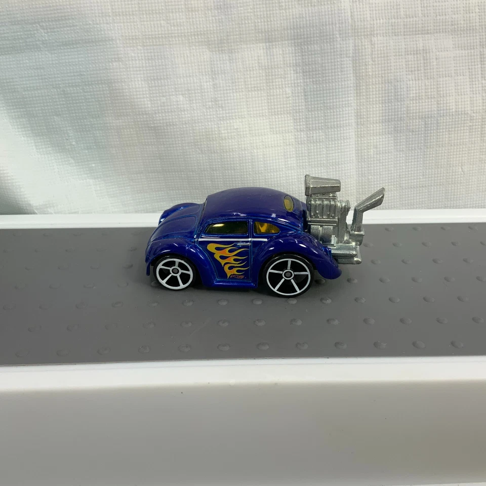 Hot Wheels Heat Fleet Tooned Volkswagen Beetle Metalflake Dark Blue Die Cast - Image 4 of 4