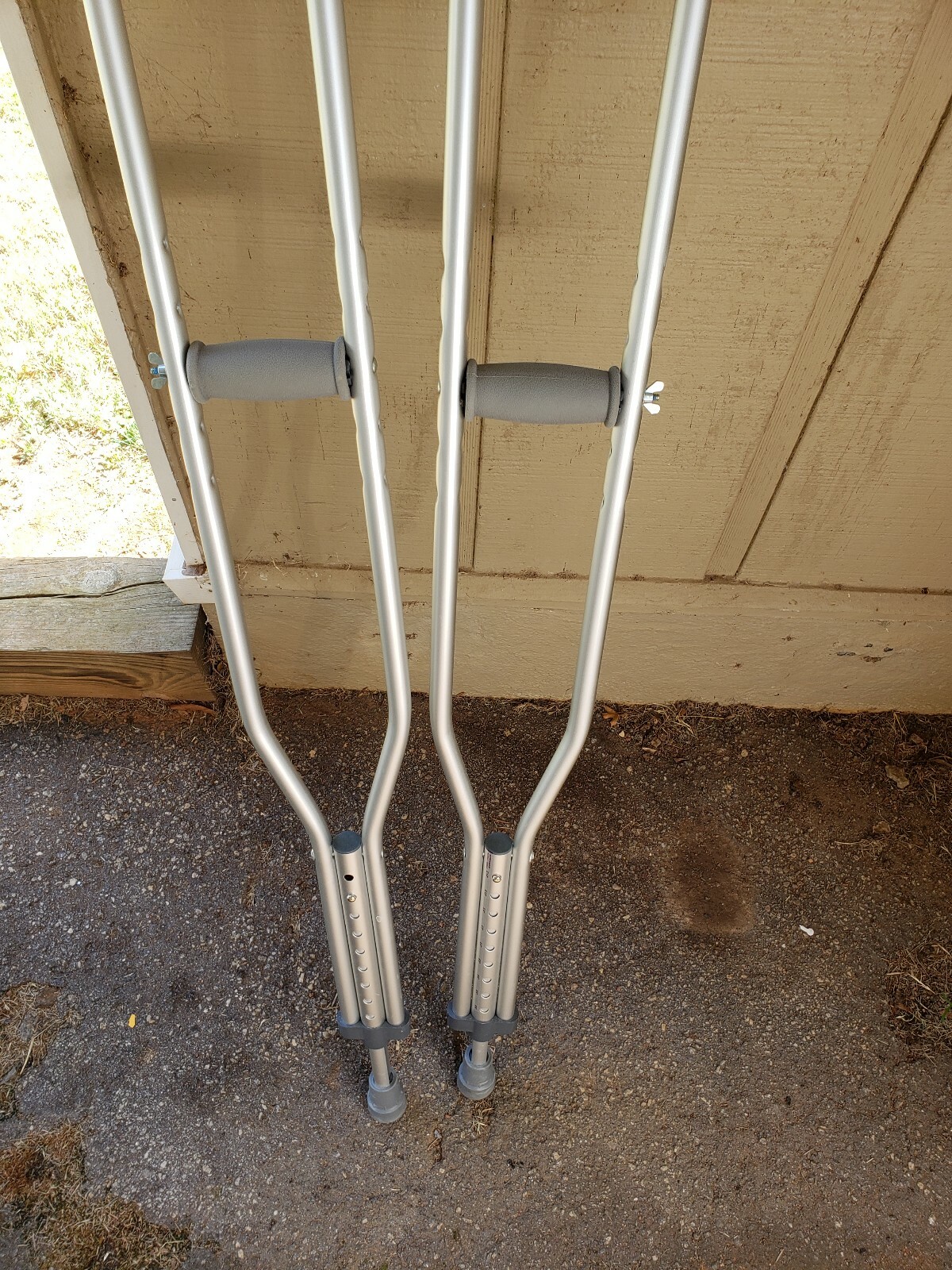 GUARDIAN Aluminum Crutches MDSV80534 300 pound capacity, 6'6" MAX