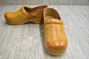 professional honey distressed dansko