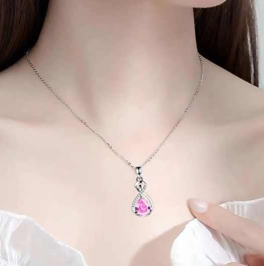 Collier zircon rose Bijoux des Lys pour sublimer vos tenues d'été fluides