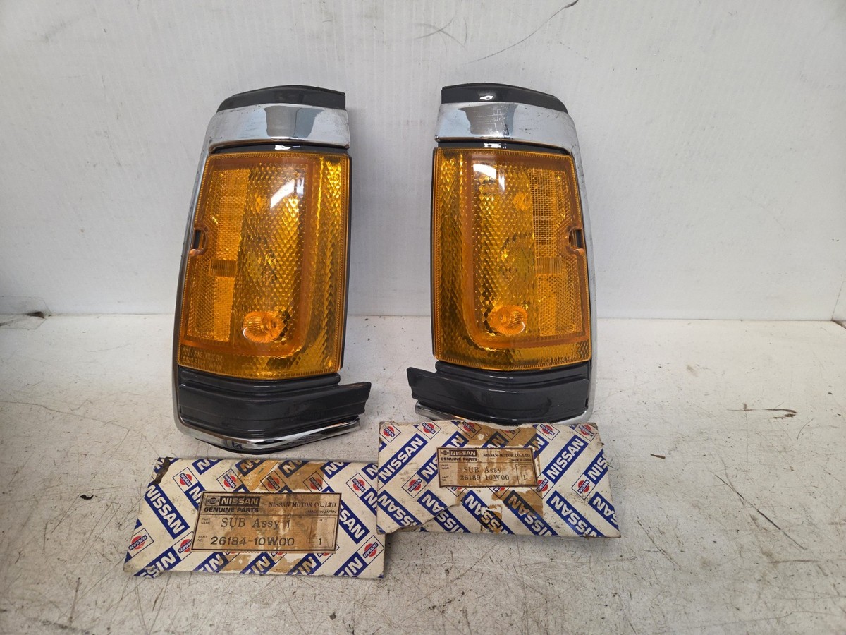 Vintage NOS Datsun Nissan 720 Truck Marker Light Assemblies Left