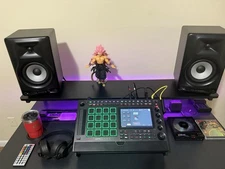 Akai MPC Live III Standalone Music Production Center with 1tb SSD Hard Drive