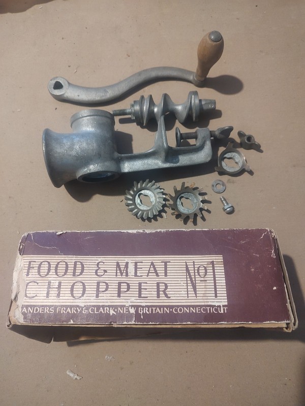Universal NO. 1 Food & Meat Chopper Landers Frary & Clark w/ Box