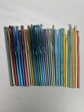 Crochet Hooks Lot Of 34 Susan Bates Boye Metal Plastic Assorted Various Sizes