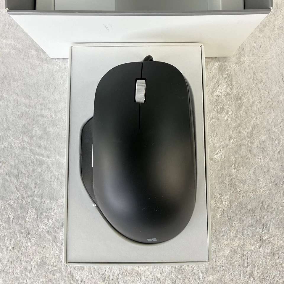 Genuine Microsoft Ergonomic Wired Mouse - RJG-00001 1923 - Black - Tested - Image 3 of 4