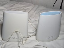 NETGEAR Orbi AC2200 Tri-Band Mesh Wi-Fi Router