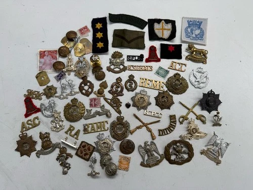 COLLECTION OF VINTAGE MILITARY BADGES & PATCHES - WW2 ETC