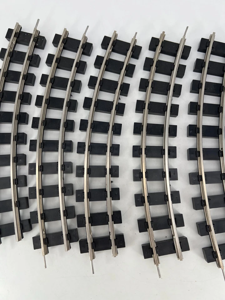 Unbranded O Gauge Lot of 6 Curved Track Good Condition - Image 3 of 4