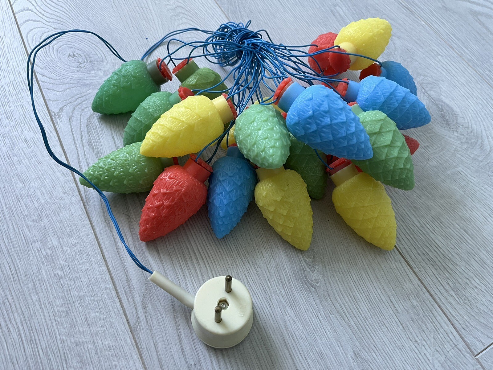 Rare Tree Cones Vintage Garland Electric Christmas Lights new year tree