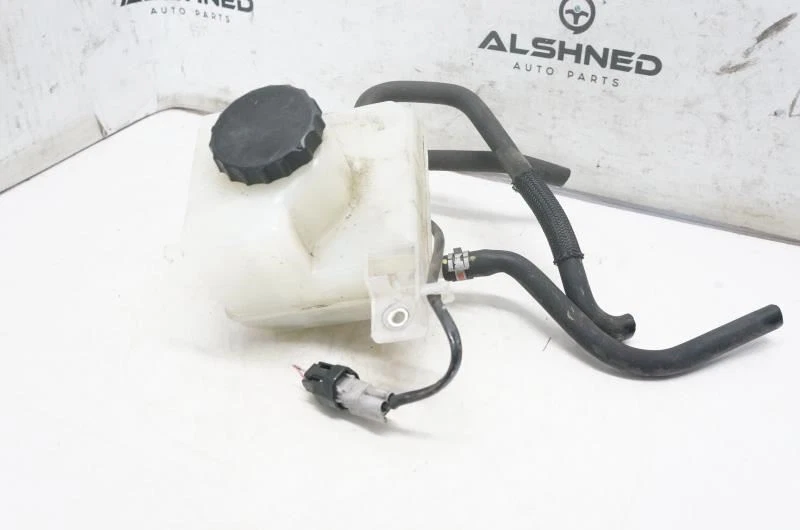 Toyota Prius 2011 depósito de cilindro maestro de frenos 47220-47080 OEM Foto 3 de 4