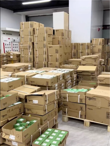 LV429410 1PCS Brand New Schneider LV429410 Undervoltage Release coil Fast ship - Picture 4 of 4
