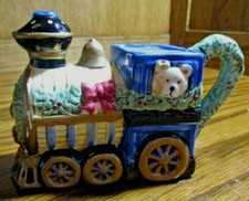 Locomotive Steam Engine Train Ceramic Pottery Planter-Christmas Theme Decor  506