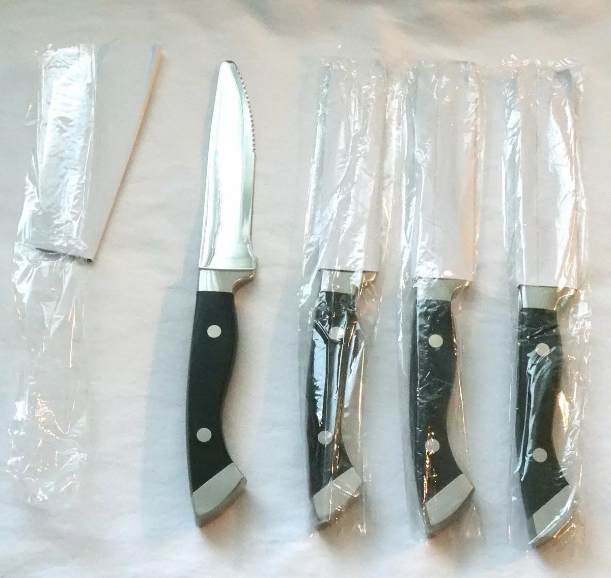 4 LONGHORN STEAKHOUSE STEAK KNIVES -No Longhorn Logo- Heavy Premium Restaurant