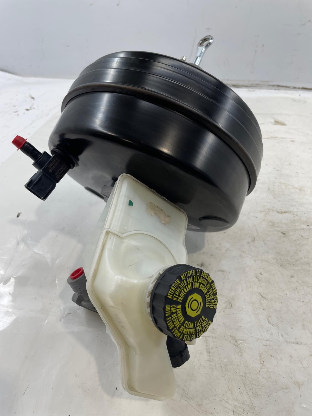 2014 Maserati Quattroporte S Power Brake Booster Master Cylinder Reservoir OEM