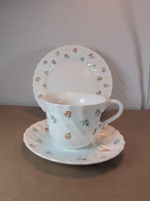 Vintage Wedgwood Cascade Teetasse & Untertasse Trio Englisch Fine Bone China Floral