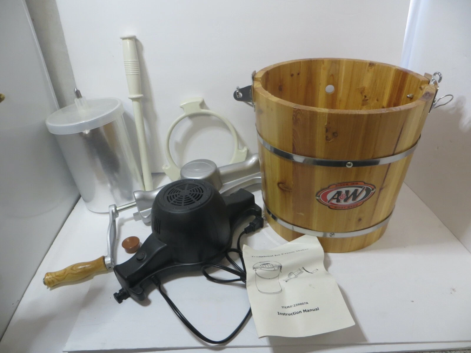 A&W Root Beer Wood Bucket Ice Cream Maker - A & W - NEVER USED