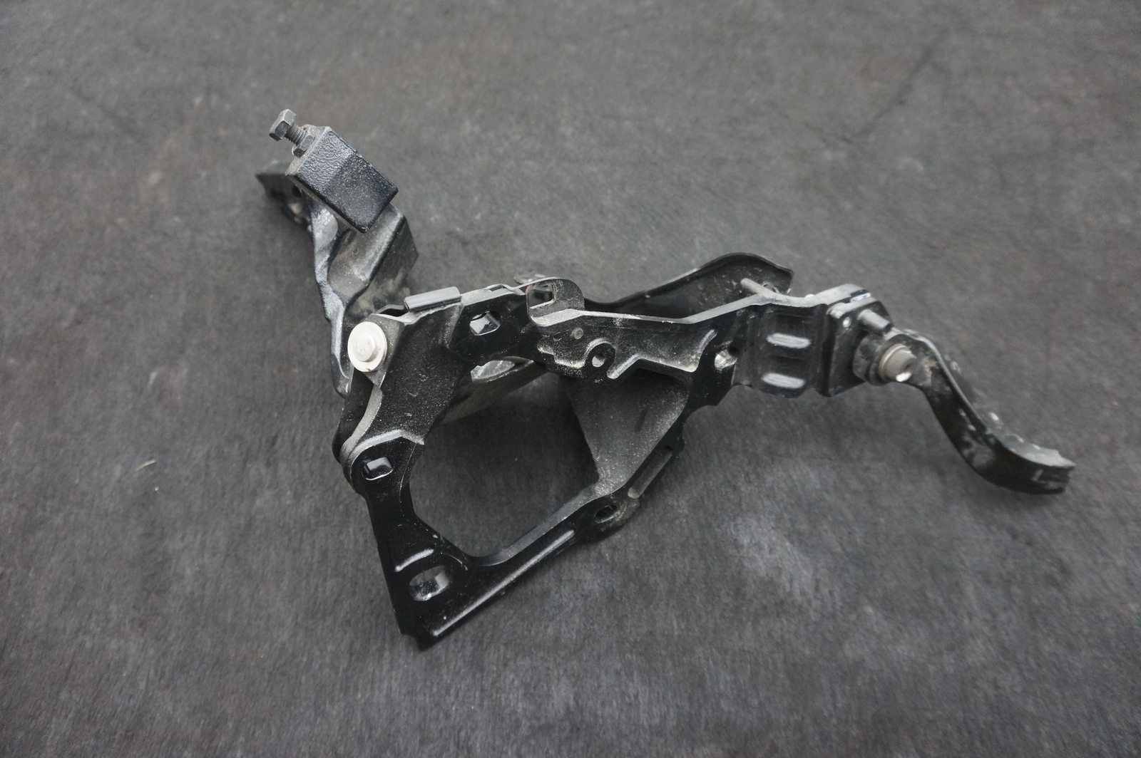 Front Left Driver Side Door Hinge Bracket Assembly 11A7890CP McLaren 650S 2015