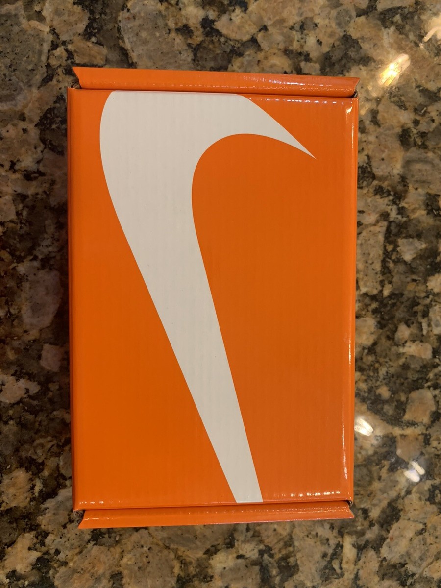 Hot Wheels RLC 2022 Paul George X Nike X Hot Wheels Circle Tracker