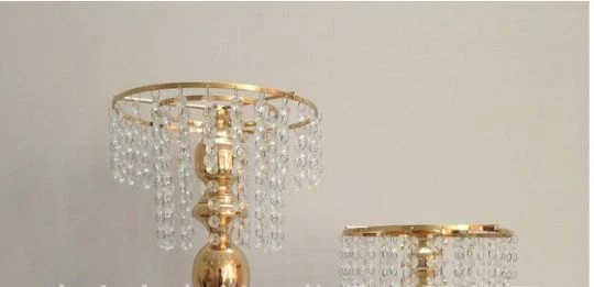 Soporte de centro de mesa/soporte para pasteles/soporte floral dorado metálico de 1 pieza con guirnaldas de cristal  Foto 2 de 3