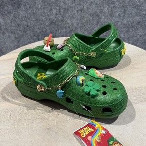 CROCS Men Lucky Charms Green With Pins Crocs Unisex Classic Lucky Charms Clogs, Kelly Green  main image 3