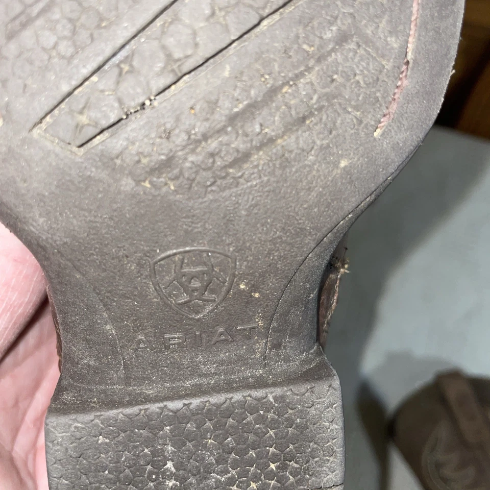 Botas occidentales Ariat para niños talla 8 M cuero marrón resistentes al aire libre  Foto 2 de 4