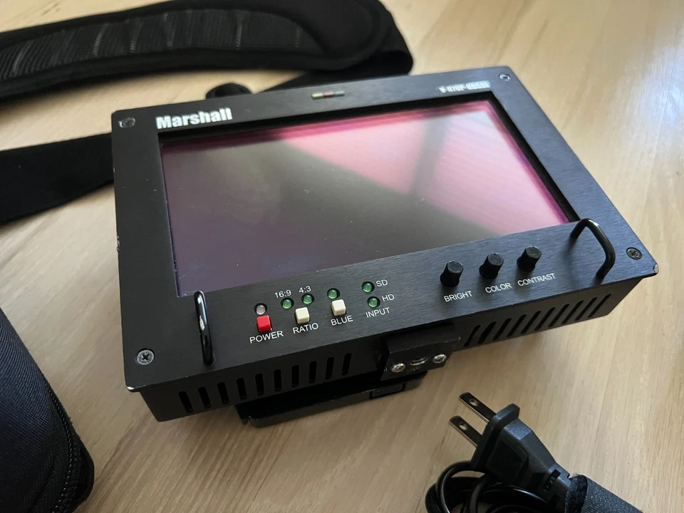 Marshall Electronics V-R70P-HDSDI 7 Inch LCD Monitor + case - Image 2 of 4