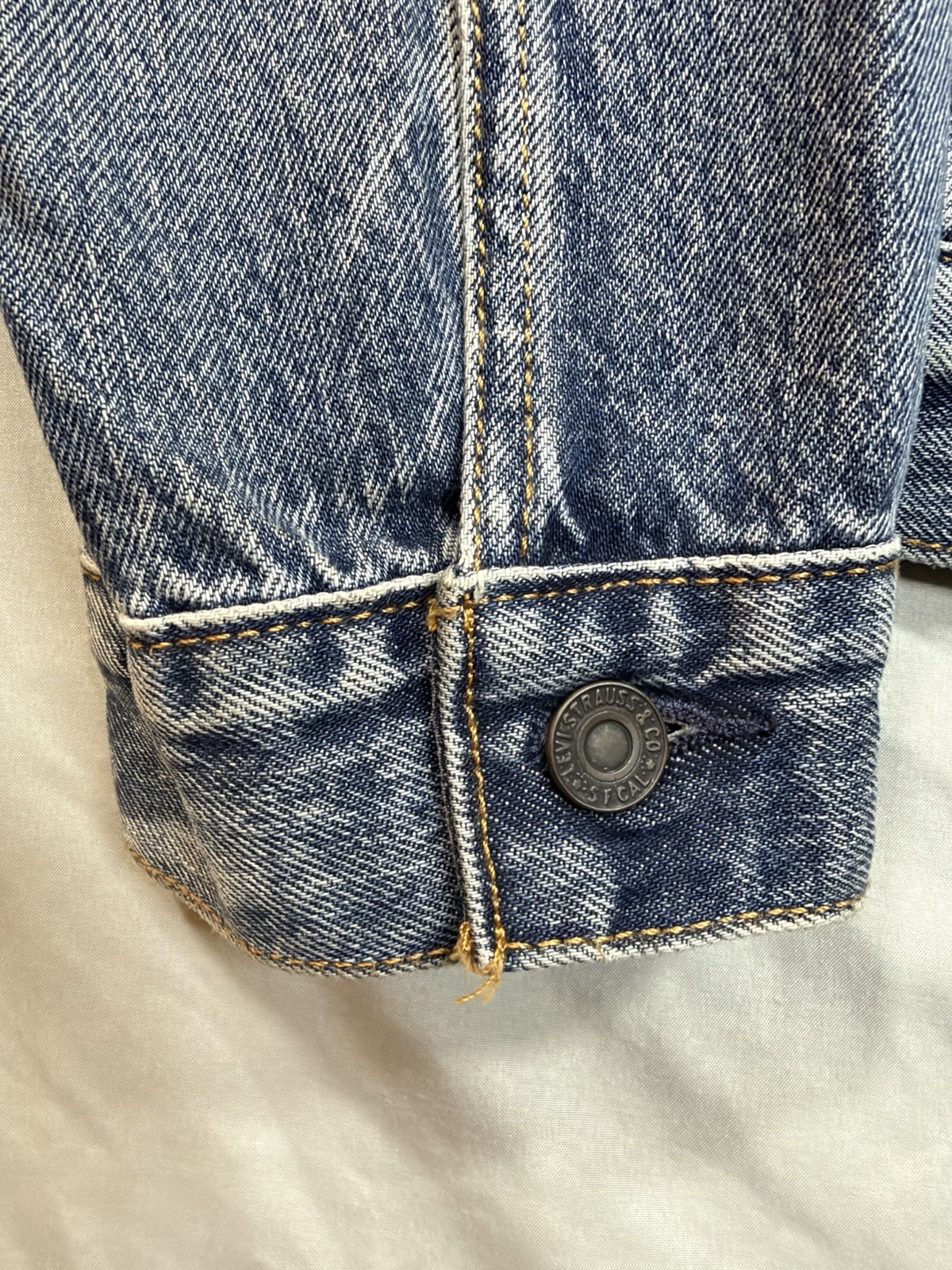 Levi Strauss & Co. Men’s Blue Denim Trucker Jacket Full Zip, Pockets L - second product detail image