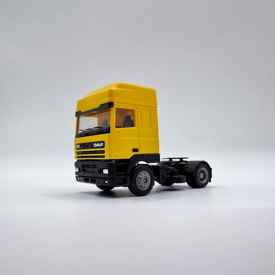 DAF 95 XF 4x2 Truck Tractor Yellow | Herpa 1:87 (H0) | Original Box - Image 2 of 4