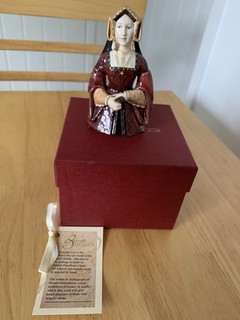 BRONTË PORZELLAN KATHARINA VON ARAGON KERZENLÖSCHER 50/250 VERPACKT