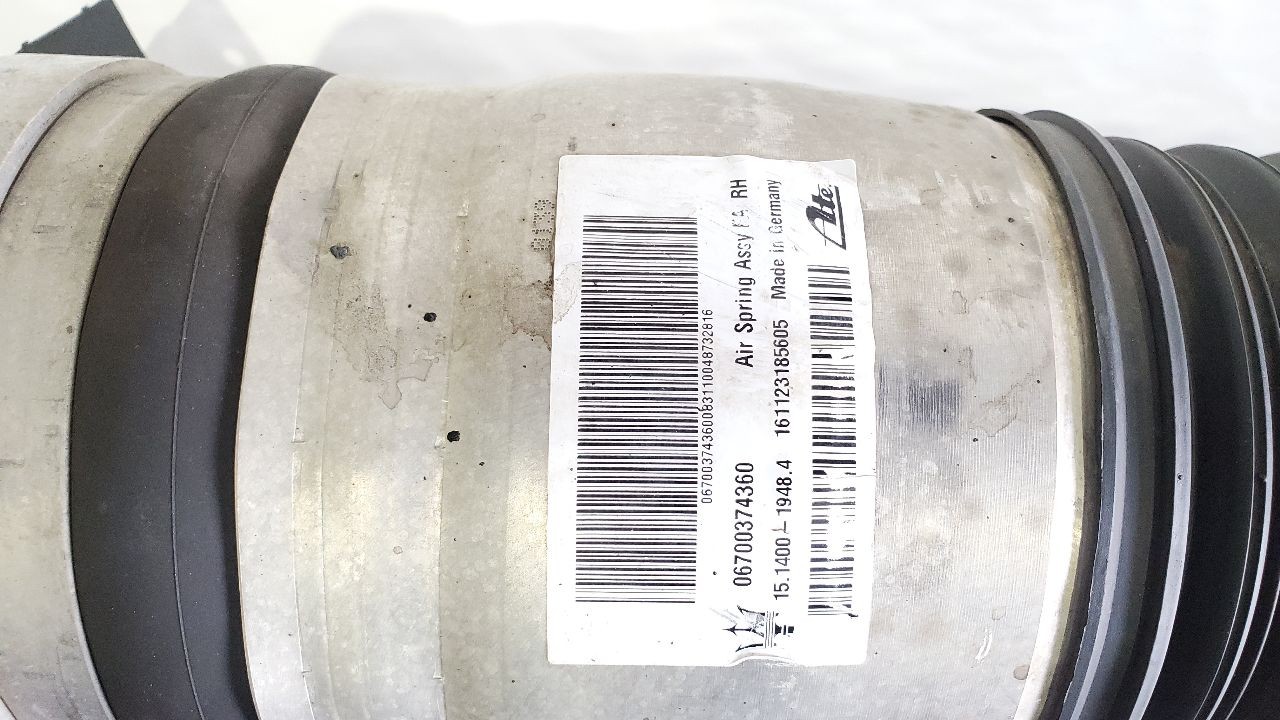 2017 Maserati Levante OEM Air Front Right Strut Assembly 06700374360