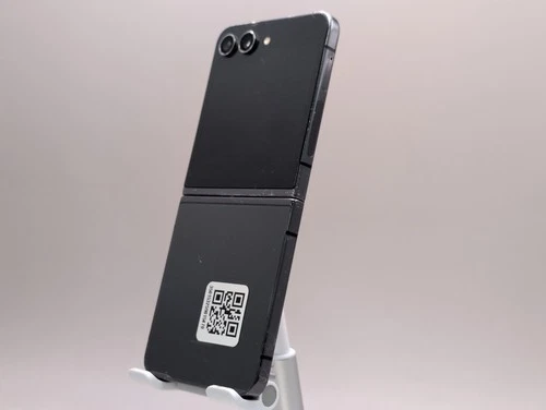 Samsung Galaxy Z Flip5 SM-F731U 256GB Graphite Unlocked W097824