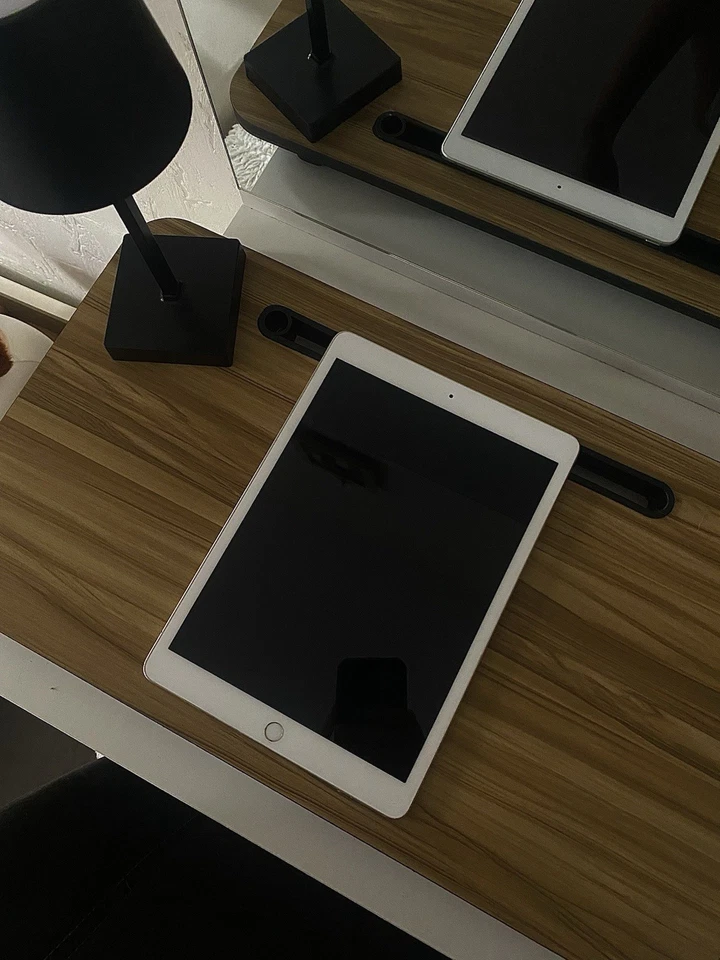 iPad 7. Generation – top Zustand, kaum genutzt für Schule (von Schülerin) - Bild 2 von 4