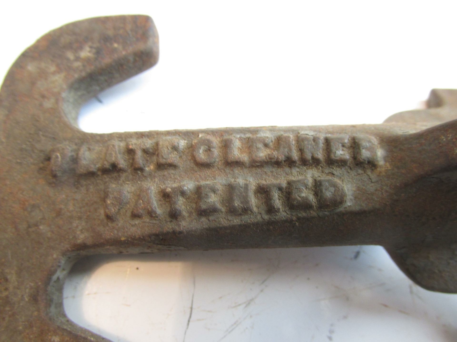 Antique Cast Iron 3 Leg Plate Cleaner Patented Very Odd Piece 
