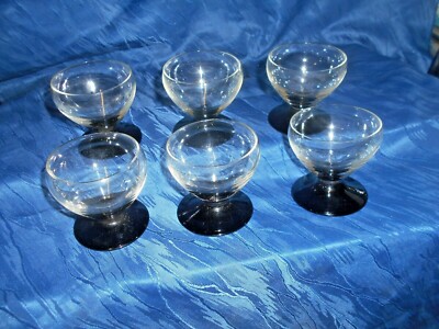  6 Gläser mit schwarzem Stiel Maße cm d 7,5 h 7,5 Basis d 7
