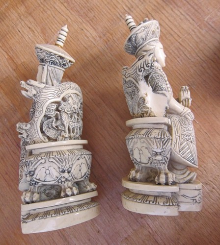 PAIR of Chinese Resin Emperor and Empress Figures, Vintage , Marked . - Picture 4 of 16