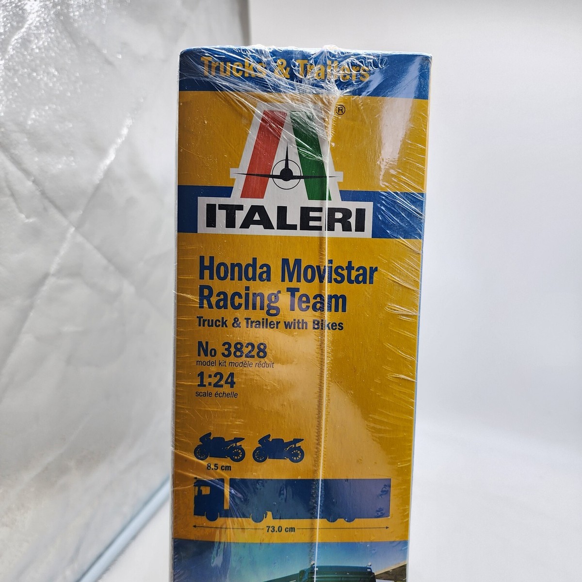 Italeri Honda Movistar Racing Team No. 3828 1:24 Truck & Trailer