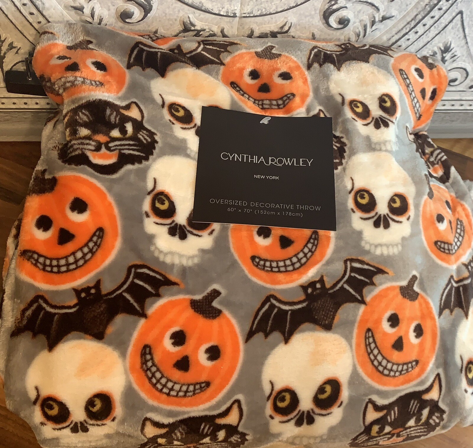 Cynthia Rowley Throw Blanket Fleece Vintage Retro Halloween Skulls Cats